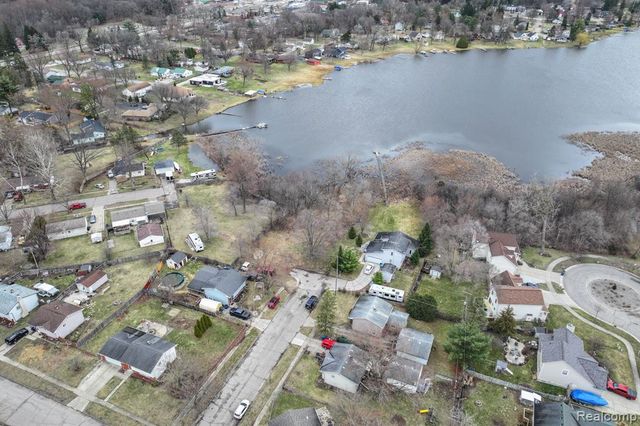 VL Delphine Drive, Holly, MI 48442