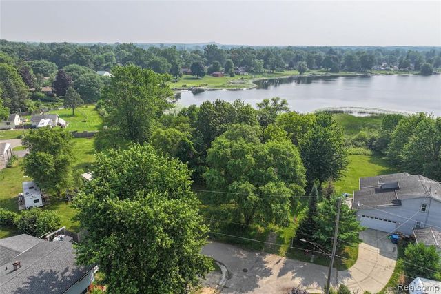 VL Delphine Drive, Holly, MI 48442