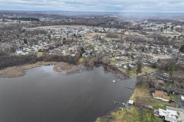 VL Delphine Drive, Holly, MI 48442