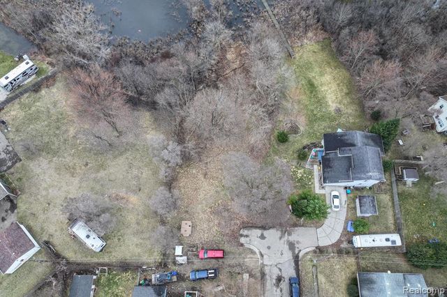 VL Delphine Drive, Holly, MI 48442