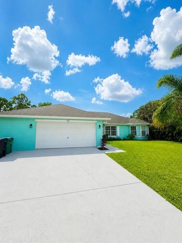 402 SE Strait Avenue, Port St. Lucie, FL 34983