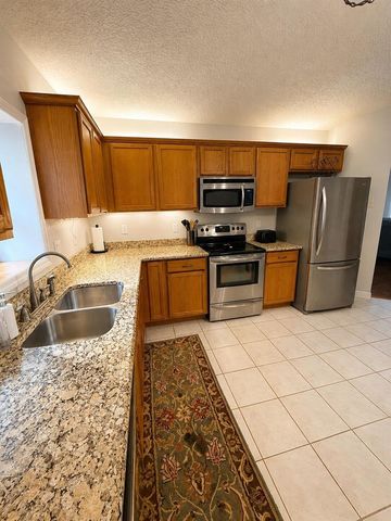 402 SE Strait Avenue, Port St. Lucie, FL 34983