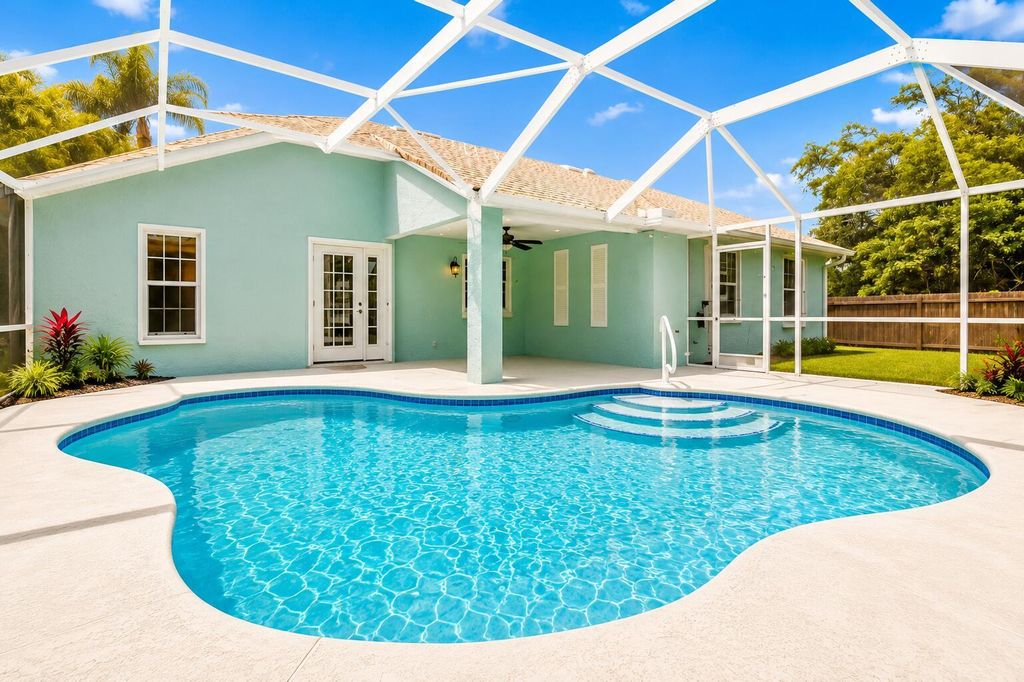 402 SE Strait Avenue, Port St. Lucie, FL 34983