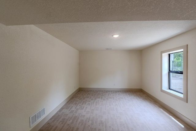 215 W Harrington, Augusta, KS 67010