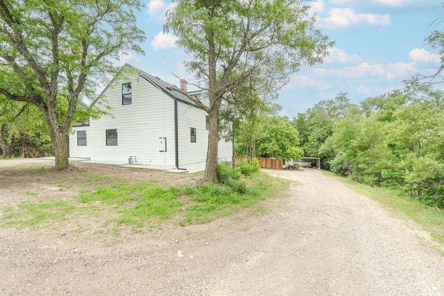 215 W Harrington, Augusta, KS 67010