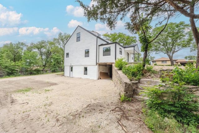 215 W Harrington, Augusta, KS 67010