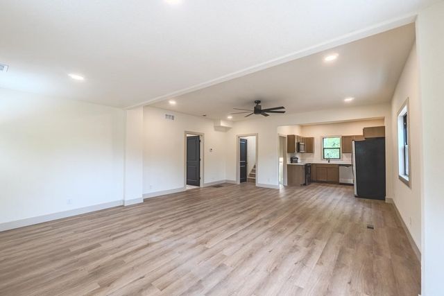 215 W Harrington, Augusta, KS 67010