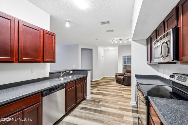 4998 KEY LIME Drive 106, Jacksonville, FL 32256