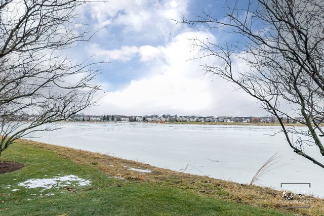 651 Hawley Drive, Oswego, IL 60543