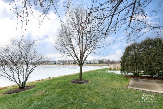 651 Hawley Drive, Oswego, IL 60543