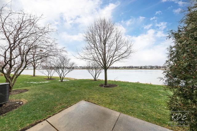 651 Hawley Drive, Oswego, IL 60543