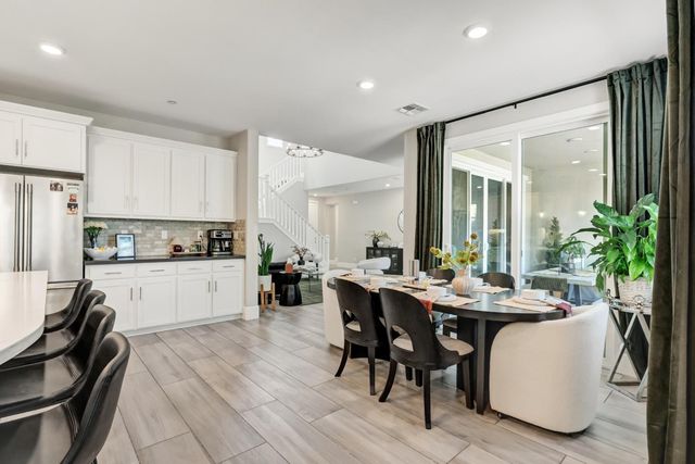 8161 Triplefin Way, Elk Grove, CA 95757