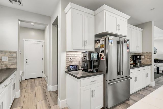 8161 Triplefin Way, Elk Grove, CA 95757