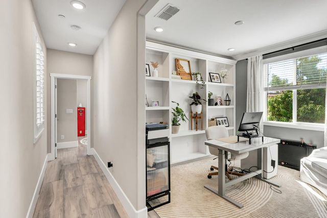 8161 Triplefin Way, Elk Grove, CA 95757