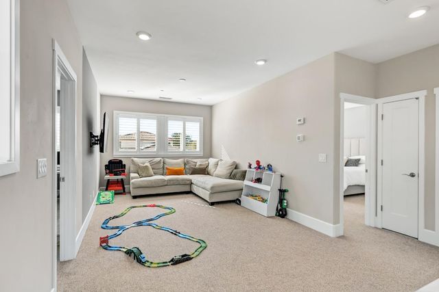 8161 Triplefin Way, Elk Grove, CA 95757