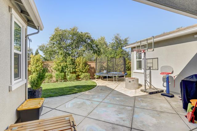 8161 Triplefin Way, Elk Grove, CA 95757