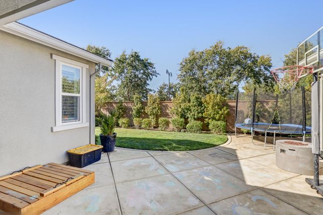 8161 Triplefin Way, Elk Grove, CA 95757