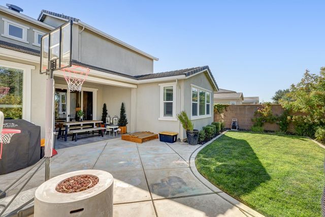 8161 Triplefin Way, Elk Grove, CA 95757