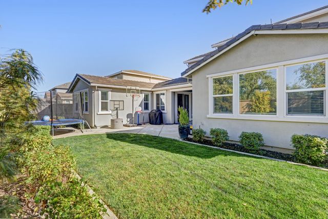 8161 Triplefin Way, Elk Grove, CA 95757