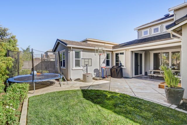 8161 Triplefin Way, Elk Grove, CA 95757