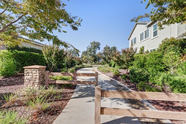8161 Triplefin Way, Elk Grove, CA 95757