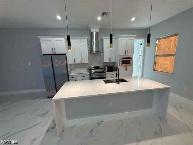 707 Ledge ST, Lehigh Acres, FL 33972