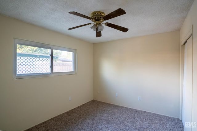 5804 Chandler Way, Bakersfield, CA 93307