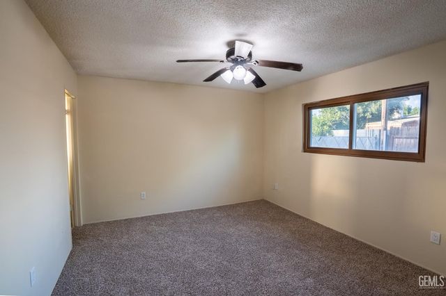 5804 Chandler Way, Bakersfield, CA 93307
