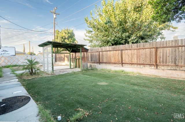 5804 Chandler Way, Bakersfield, CA 93307