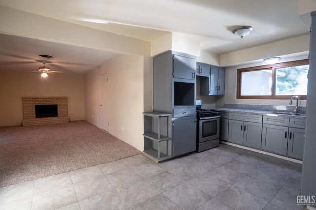 5804 Chandler Way, Bakersfield, CA 93307