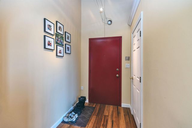 470 Silver St Apt 413, Manchester, NH 03103