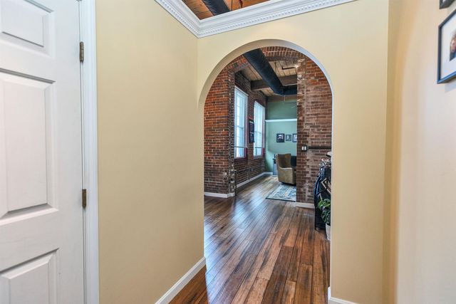 470 Silver St Apt 413, Manchester, NH 03103