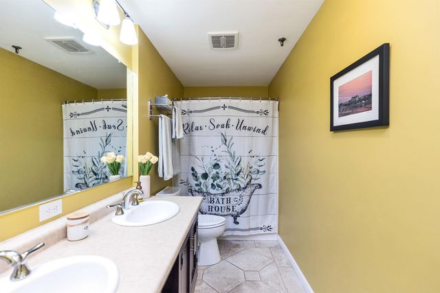 470 Silver St Apt 413, Manchester, NH 03103