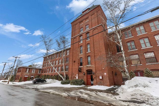 470 Silver St Apt 413, Manchester, NH 03103