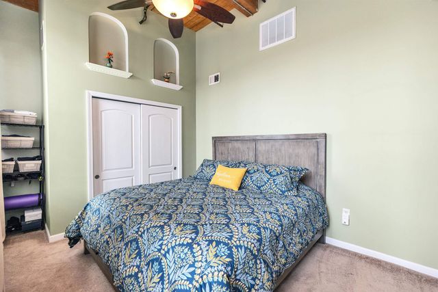 470 Silver St Apt 413, Manchester, NH 03103