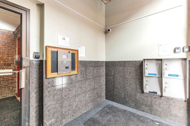 470 Silver St Apt 413, Manchester, NH 03103