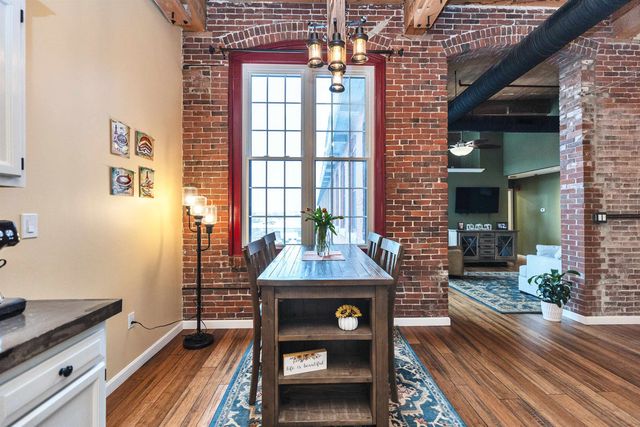 470 Silver St Apt 413, Manchester, NH 03103