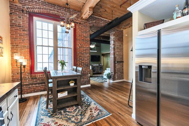 470 Silver St Apt 413, Manchester, NH 03103