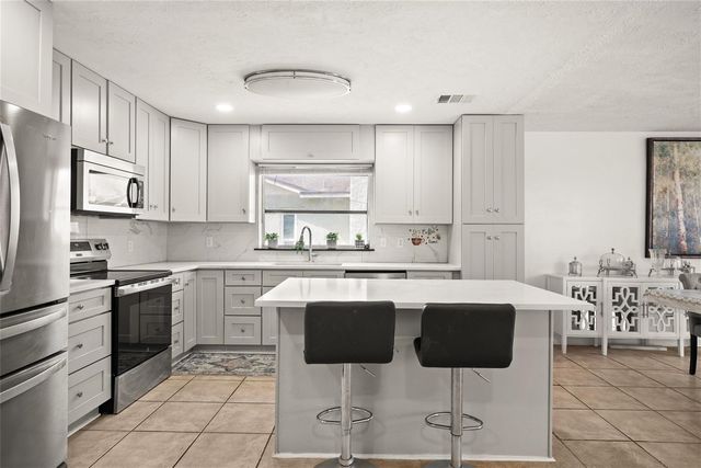 8240 OLD POST ROAD, Port Richey, FL 34668