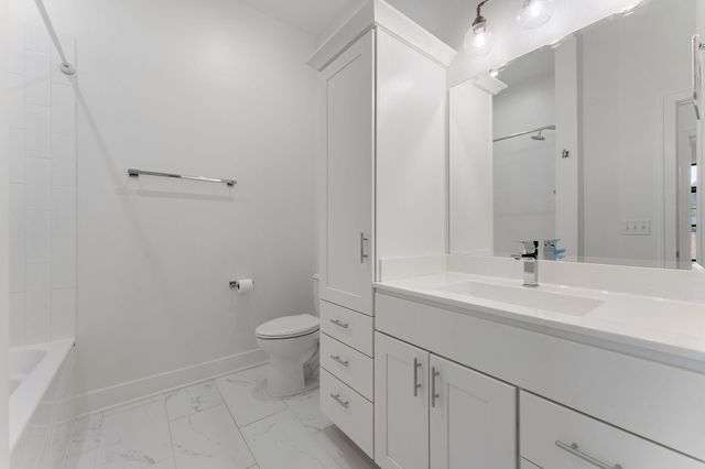 204 N Campbell Street, Valparaiso, IN 46385