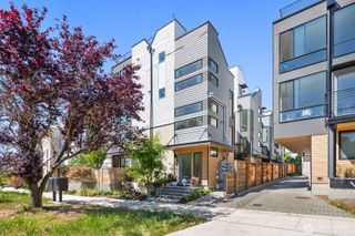 916 NW 56th Street #G, Seattle, WA 98107