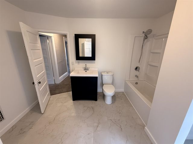 116 W Territorial Road, Battle Creek, MI 49015