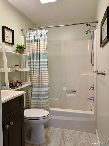 216 Natchaug Drive 216, Meriden, CT 06450