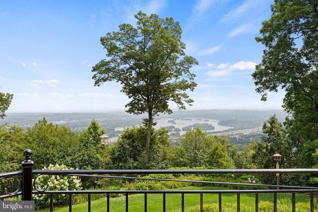 300 RIVER BEND DRIVE, Enola, PA 17025