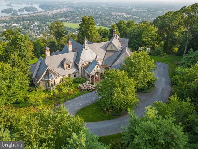 300 RIVER BEND DRIVE, Enola, PA 17025