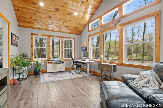 3283 Lorrimar Lane, Saugatuck, MI 49453