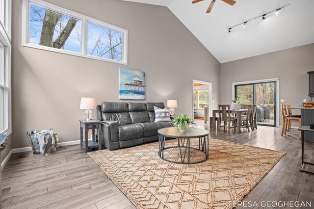 3283 Lorrimar Lane, Saugatuck, MI 49453