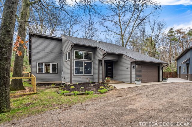 3283 Lorrimar Lane, Saugatuck, MI 49453