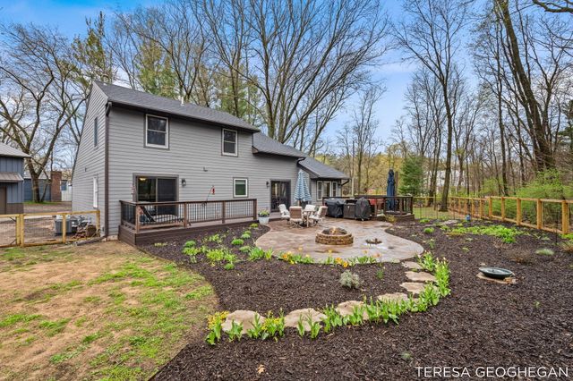 3283 Lorrimar Lane, Saugatuck, MI 49453