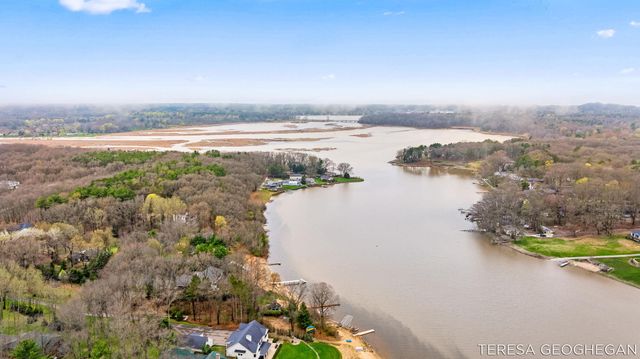 3283 Lorrimar Lane, Saugatuck, MI 49453